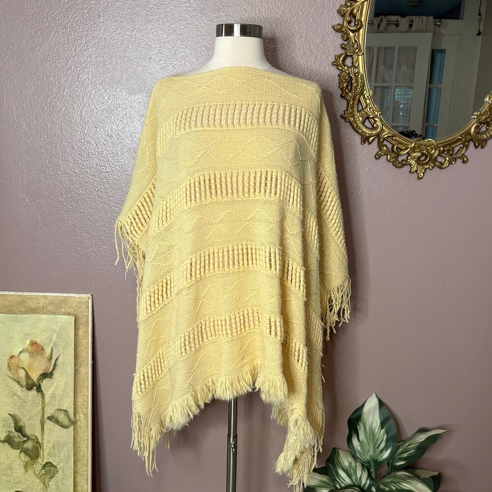 Jon & Anna Contemporary Yellow Knit Fringe‎ Poncho One Size